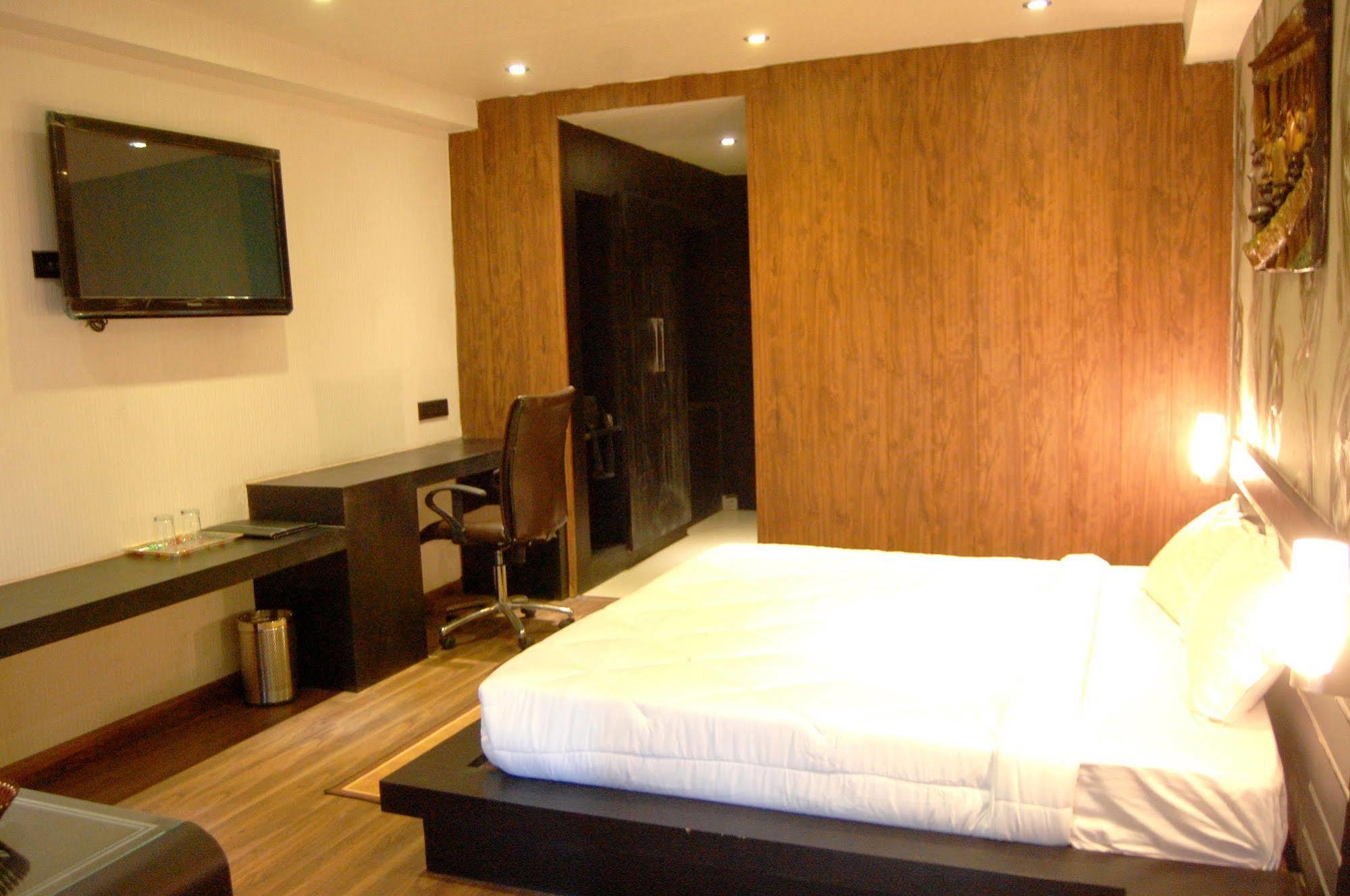 Oaktel Hotel Grand Shiva Near Ganga Ghat Haridwār Buitenkant foto