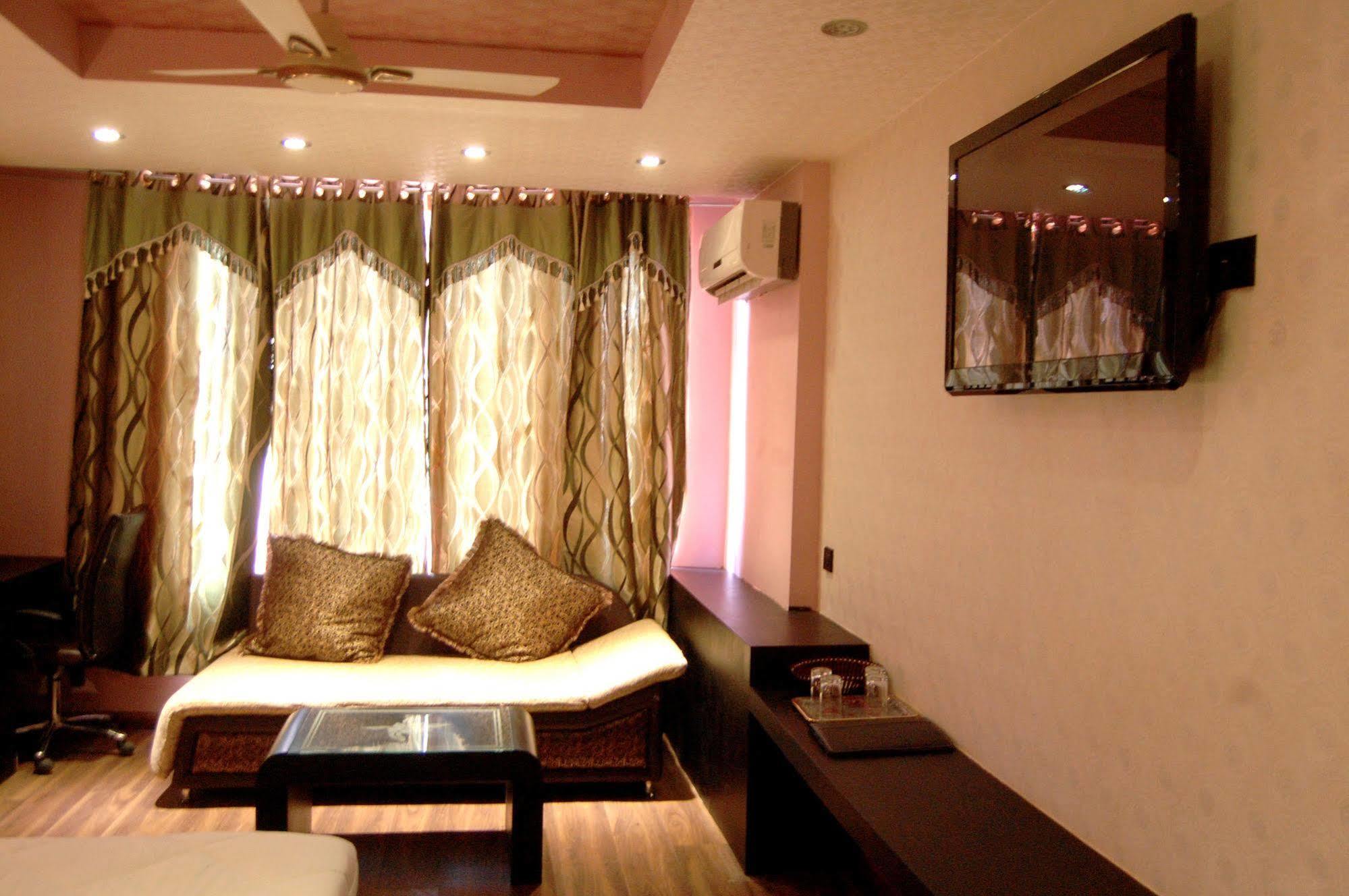 Oaktel Hotel Grand Shiva Near Ganga Ghat Haridwār Buitenkant foto